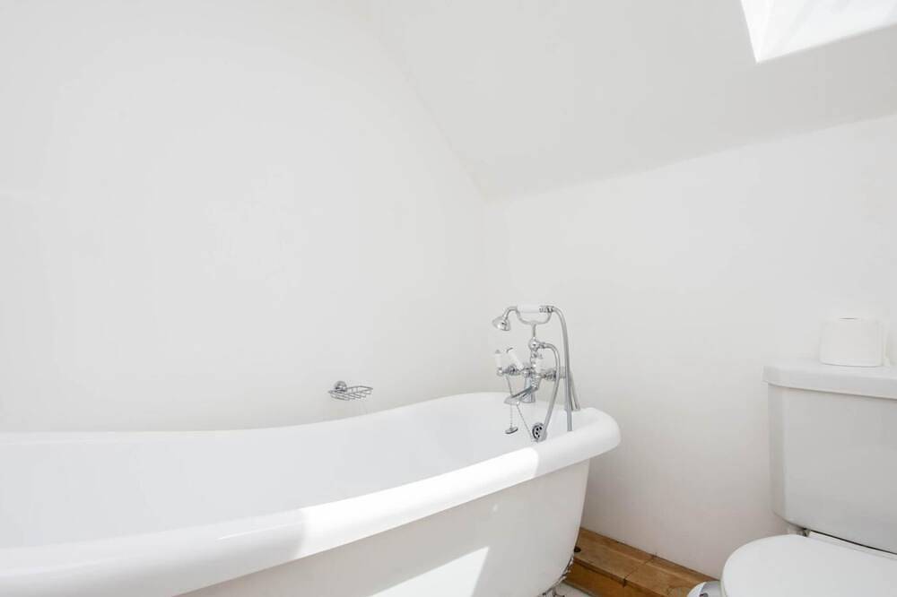 3 Bed in Wareham (oc-dc023) in Lulworth Cove, Dorset