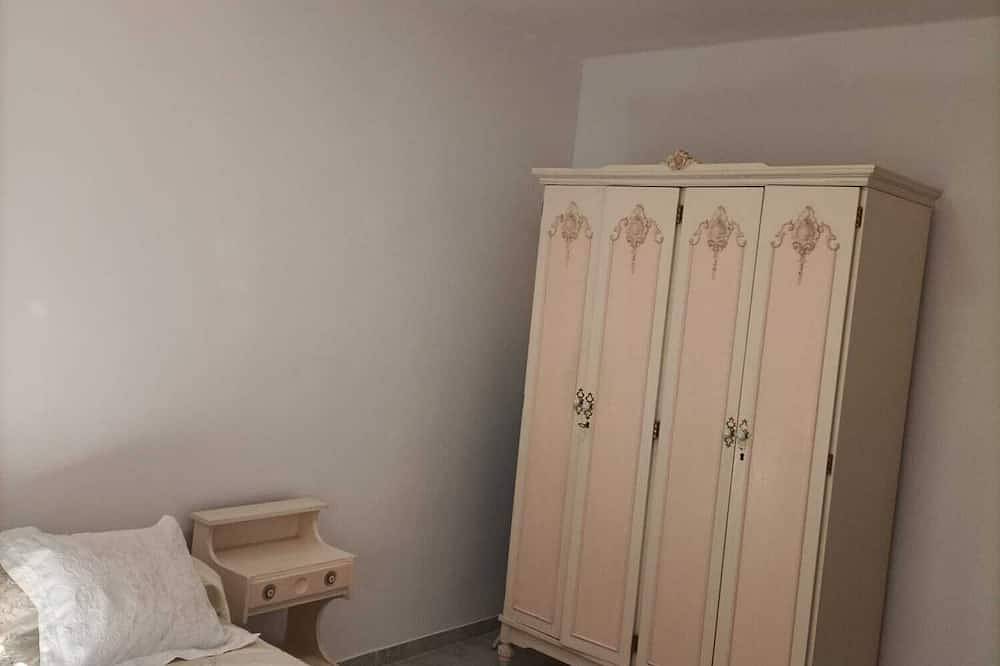 Apartamento entero, Fully-equipped family apartment 3km from the sea in El Barrio, San Juan de Alicante