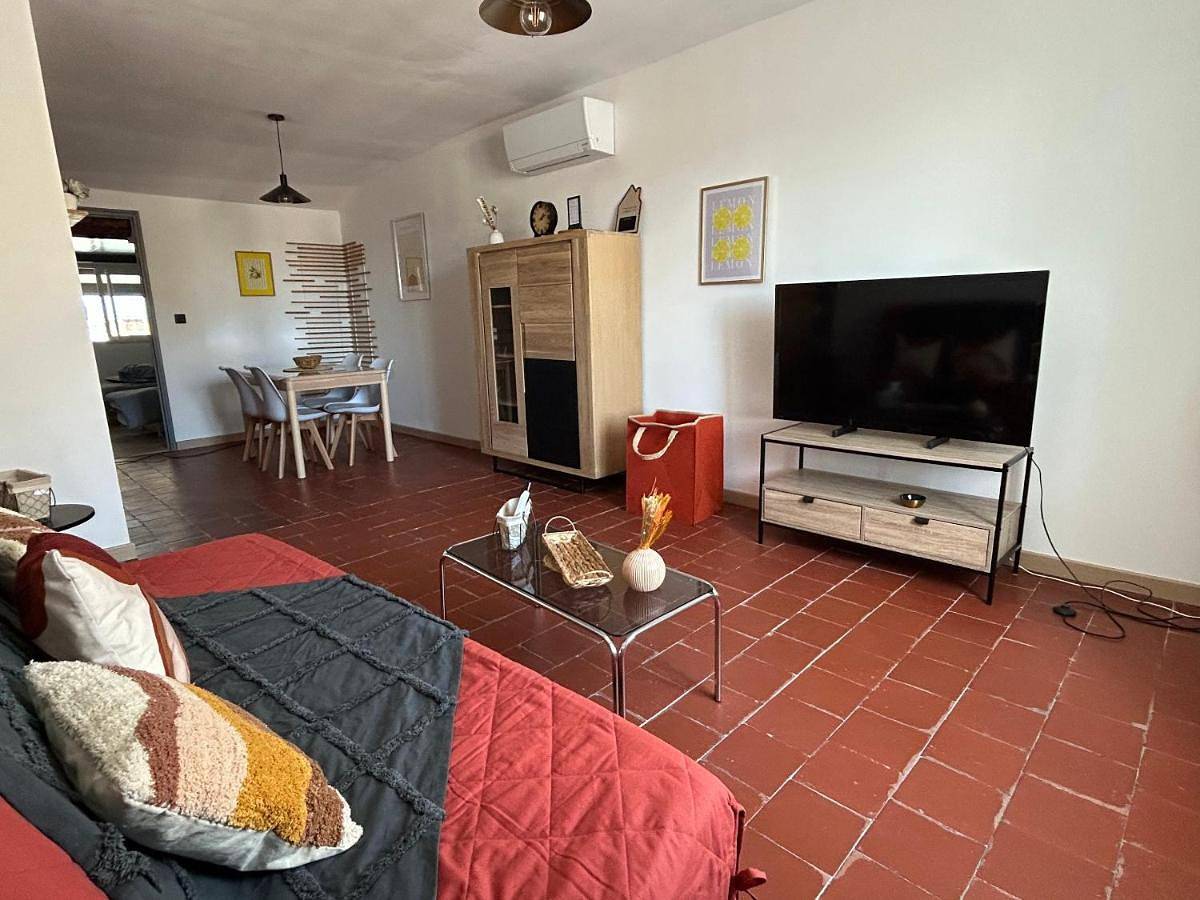 Appartement entier, Two-Bedroom Apartment in Nissan-lez-Enserune, Côte méditerranéenne (France)