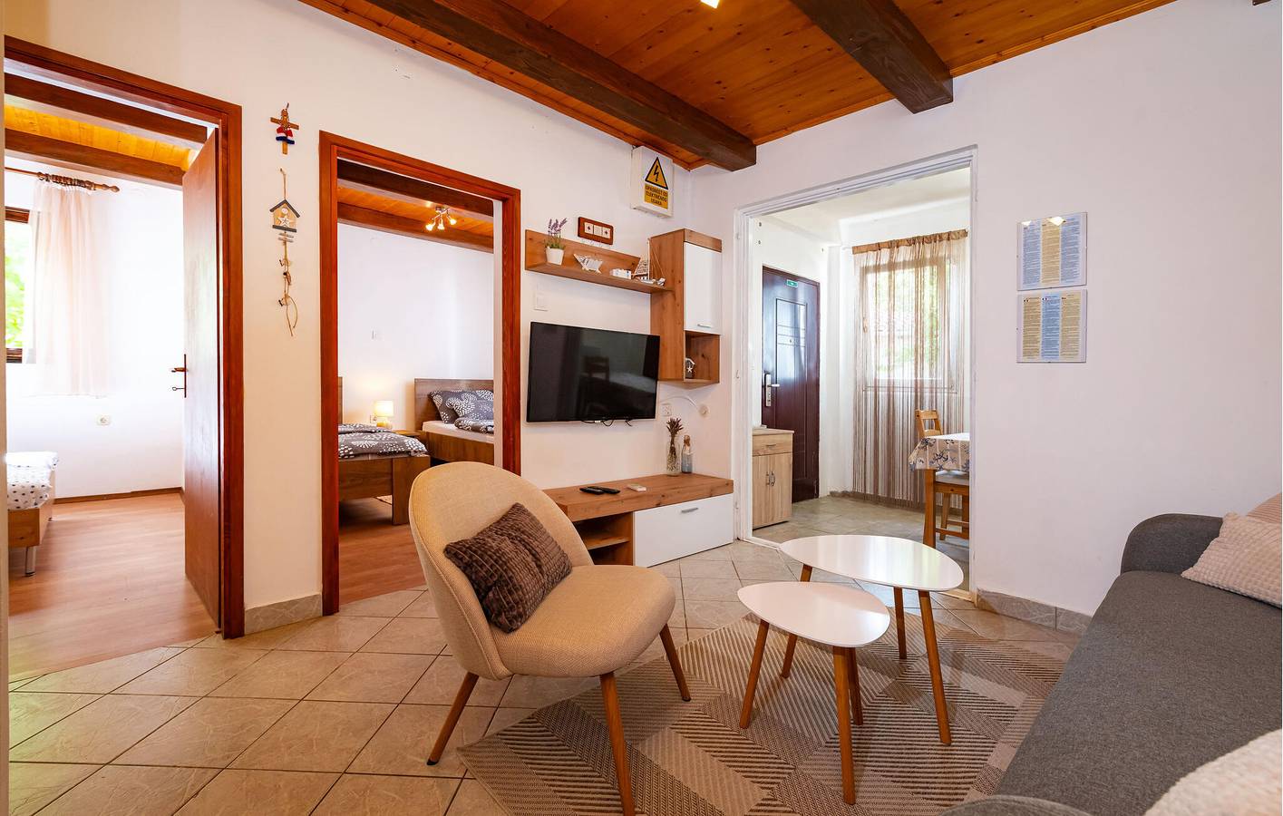 Ganze Ferienwohnung, Gemütliche Ferienwohnung mit Terrasse, WLAN und Parkplatz – 2 km bis zur Küste in Obrovac, Zadar