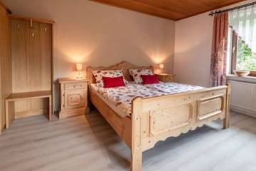 Gîte pour 5 personnes, avec balcon à Waischenfeld