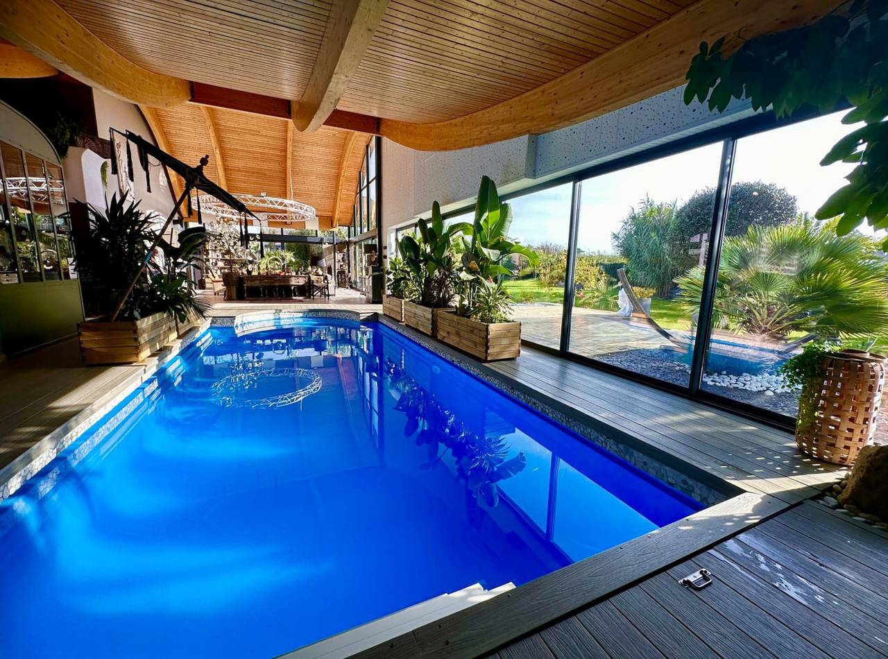 Villa du Sieck, 5*, piscine intérieure chauffée in Le Dossen, Santec