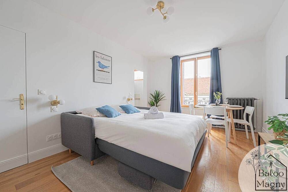 Entire apartment, Buzz l'Éclair Vers l'infini at Disneyland Paris in Magny-le-Hongre, Seine-et-Marne