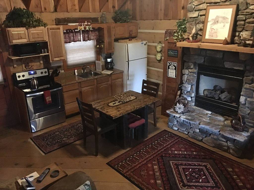 Blue Ridge Getaway-Entspannen Sie sich auf der Veranda - Wildlife reichlich! in Blue Ridge Parkway, Ashe County