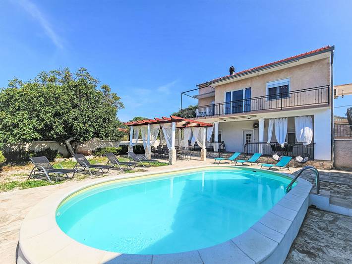 Ferienhaus für 15 Personen in Sibenik