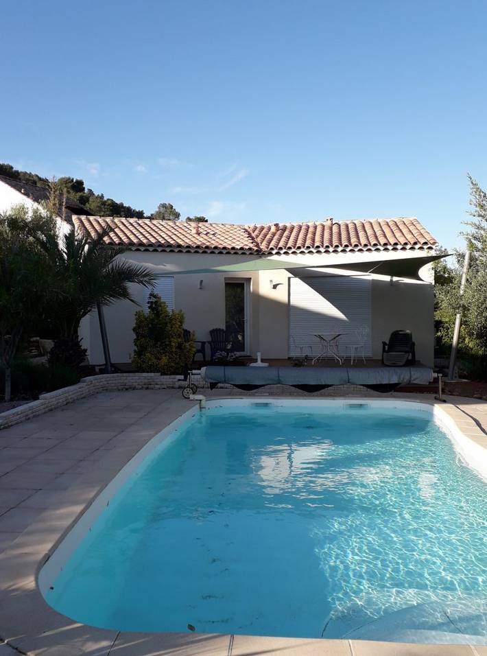 Gîte pour 2 personnes, avec jardin ainsi que terrasse et piscine à Le Luc - 3