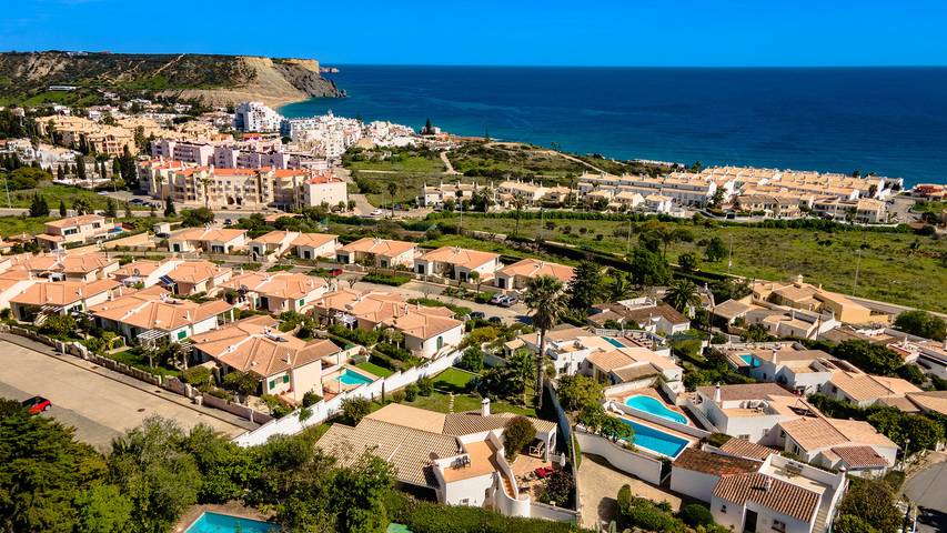 Casa rural para 6 personas, con Balcón/Terraza además de Balcón y Terraza en Luz