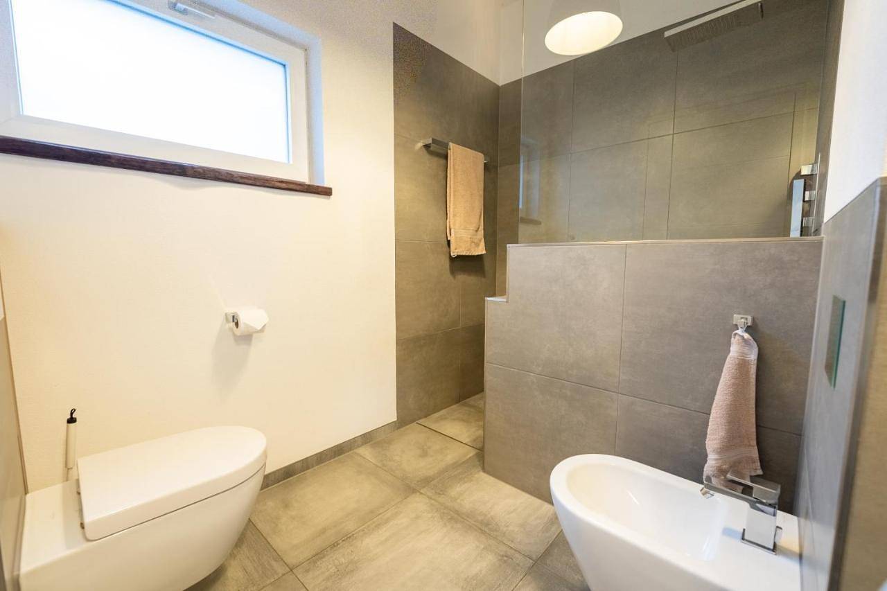 Ganze Ferienwohnung, Double Room with Shared Bathroom in Troisdorf, Rhein-Sieg-Kreis