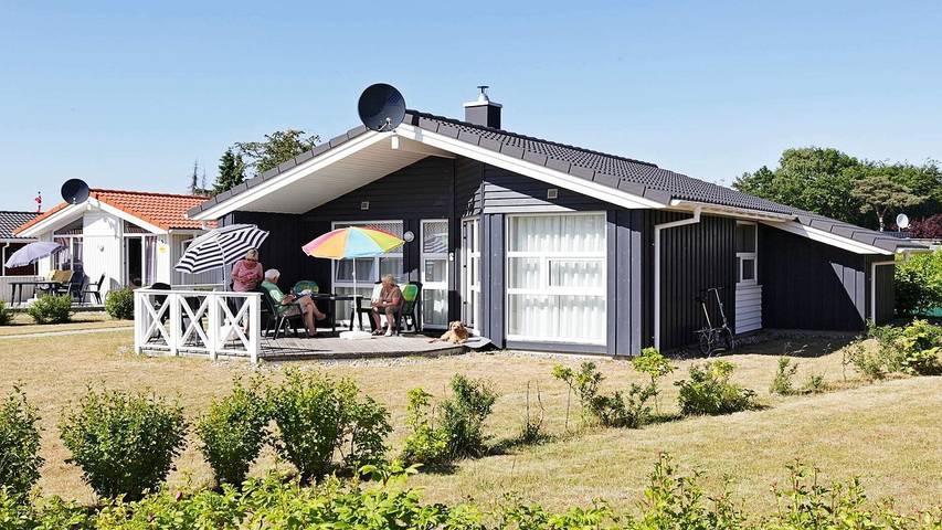 Ferienhaus für 6 Personen, mit Garten und Sauna sowie Terrasse und Whirlpool in Lensterstrand