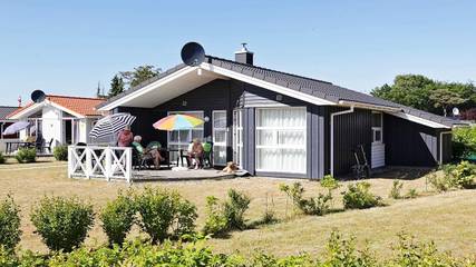 Ferienhaus für 6 Personen, mit Terrasse und Whirlpool sowie Garten und Sauna in Lensterstrand
