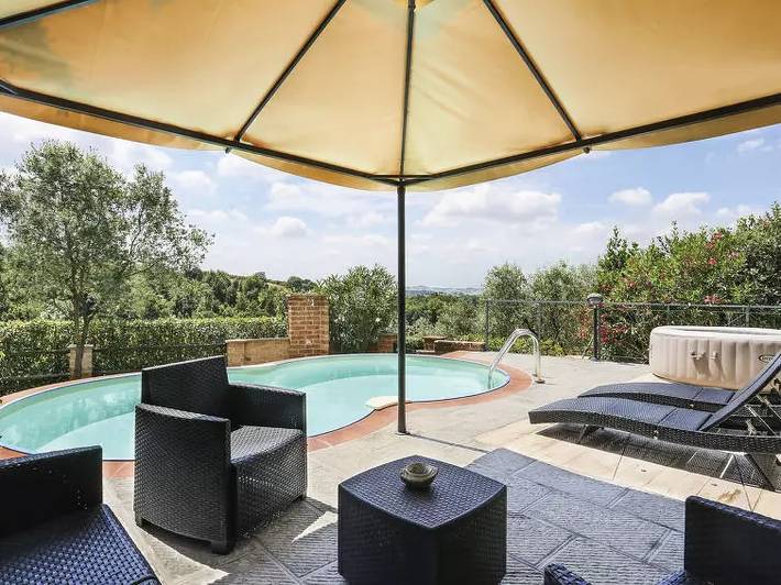 Villa für 6 Personen, mit Garten und Pool