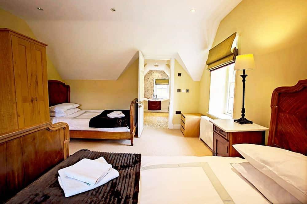 The Head Gardener's Cottage Dunbar including hot tub in Edinburgh and Lothian