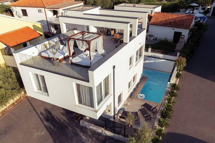 Ferienhaus für 10 Personen, mit Whirlpool und Garten, mit Haustier in Okrug Gornji