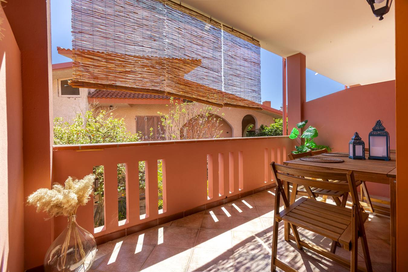 Ganze Wohnung, Romantic Bohemien apartment- private terrace in Piscinas, Carbonia-Iglesias Provinz