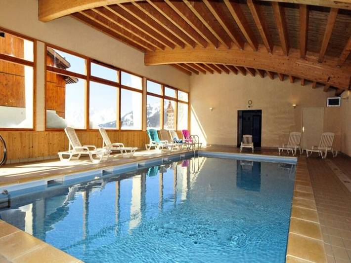 Gîte pour 4 personnes, avec sauna et piscine, adapté aux familles à Montgellafrey - 3