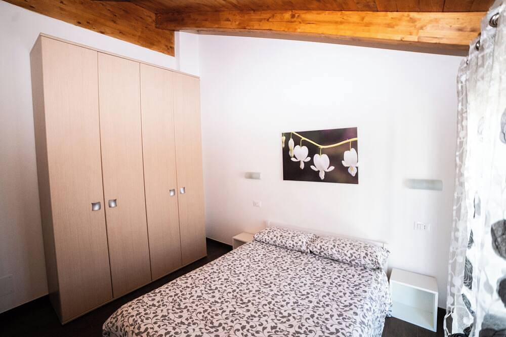 Apartamento entero, Cozy downtown apartment, convenient to all services and highways. in Villanova d'Asti, Provincia d'Asti