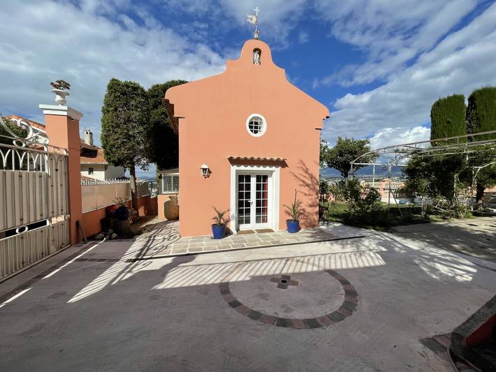 Gîte pour 3 personnes, avec balcon ainsi que jardin et piscine - 1