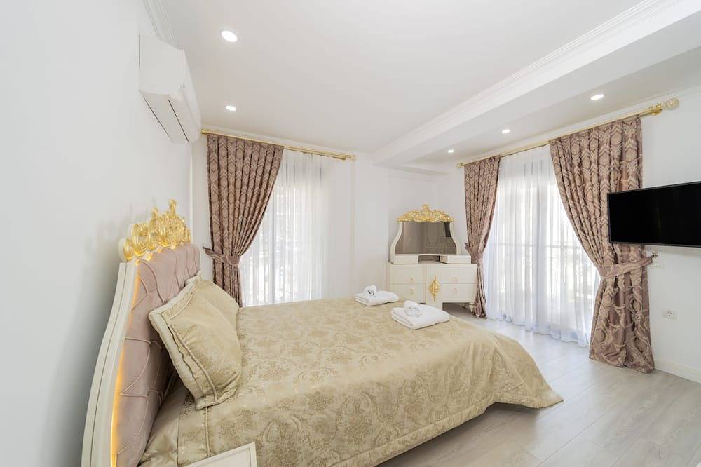 Brand New Villa, w/ Full Amenities  and swimming pool in Kemer, Antalya Province