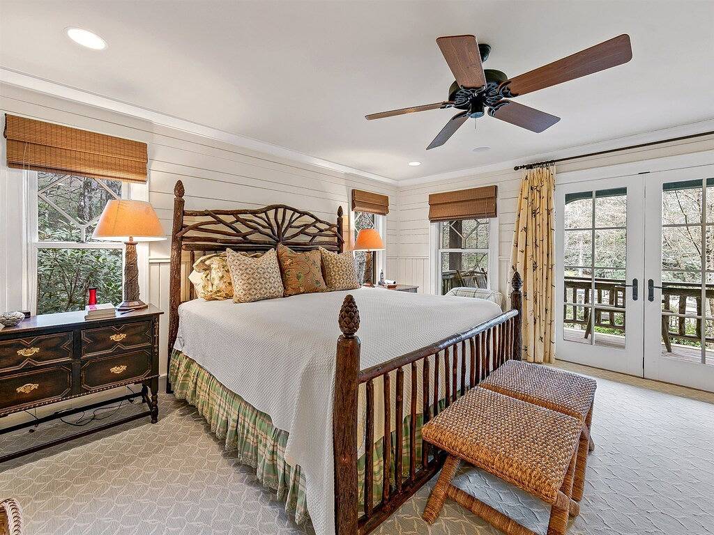 Beautiful lakefront home nestled into a cove in Lake Toxaway