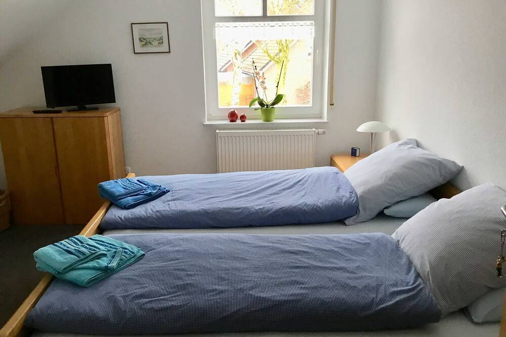 Ganze Wohnung, Ferienwohnung Rossi's Nuest 31516 - Ferienwohnung Rossi's Nüst in Remels, Uplengen