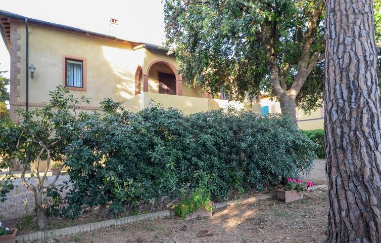 Acogedor apartamento con aparcamiento, jardín y vistas al río in Campiglia Marittima, Costa Etrusca