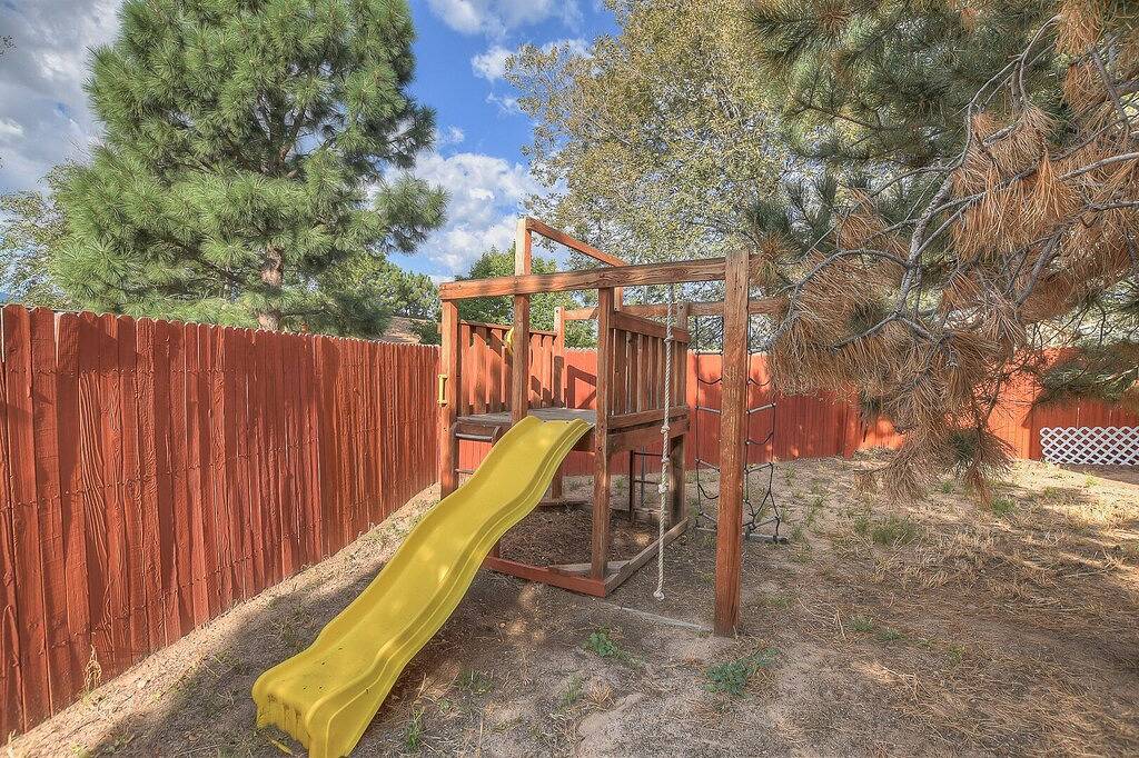 Charming House in Colorado Springs w/Private yard in Colorado Springs, El Paso County (CO)