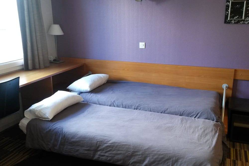 Entire apartment, Paris15 Balcony Parking, 1bedroom, sleeps 4 in Issy-les-Moulineaux, Hauts-de-Seine