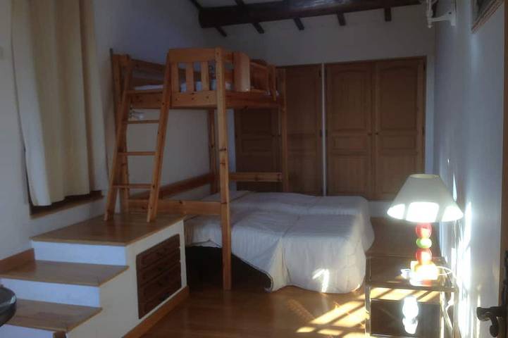 Gîte pour 5 personnes, avec jardin à Miramas - 3