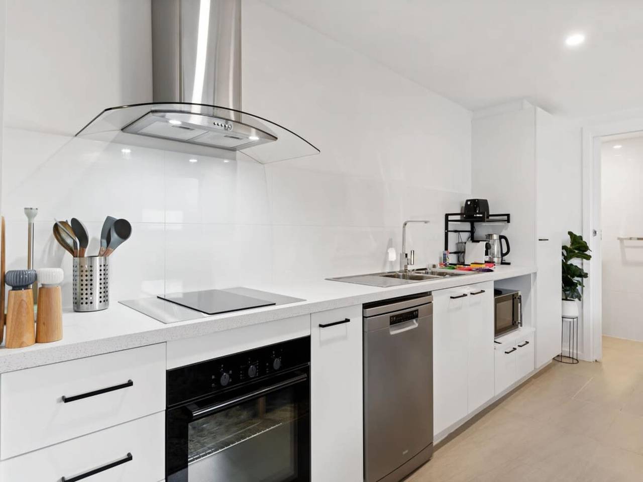 Entire apartment, Cozy 1-Bed Studio Near Cafes and Shops in Melbourne, Glen Eira City