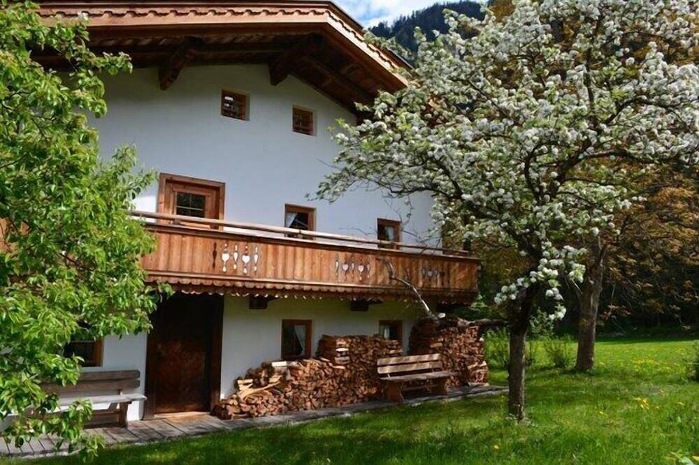Idyllisches Ferienhaus, zentrumsnah und doch ruhig in Mayrhofen, Zillertaler Alpen