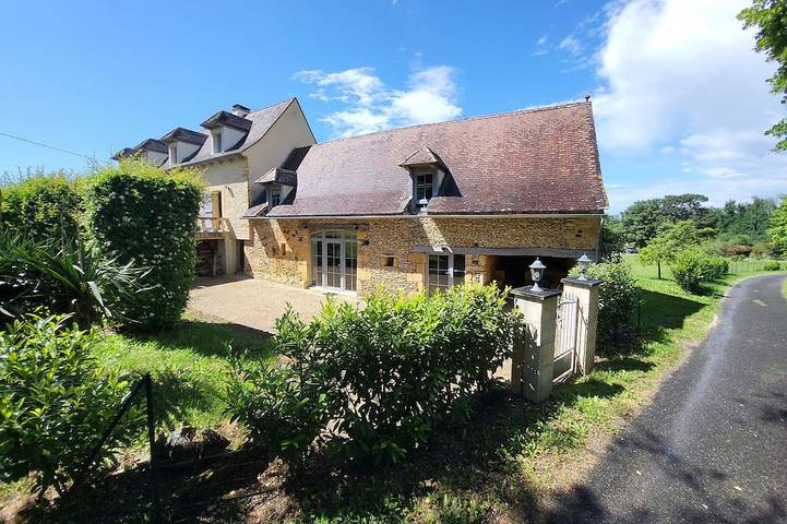 Location de vacances pour 7 personnes, avec Terrasse et Jardin à Anglars-Nozac