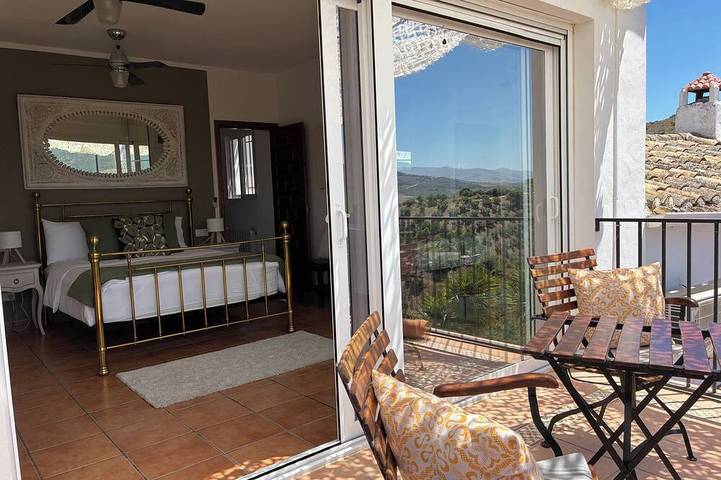Villa mit Pool, Jacuzzi, See-& Bergblick in Iznájar, Sierras Subbéticas