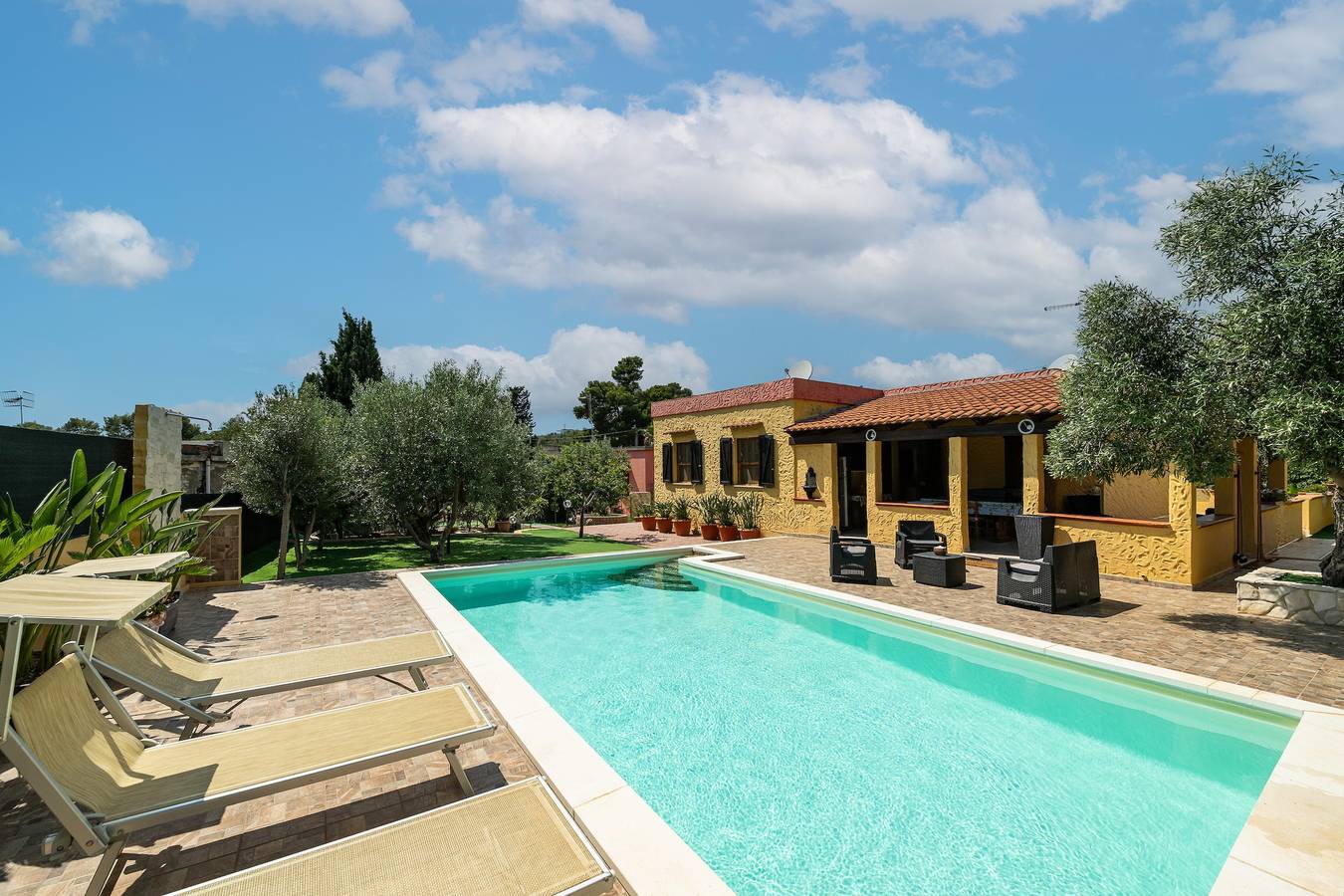 Villa 'Chiara' con Vista Montagna, Wi-Fi e Aria Condizionata in Terra Mala, Quartu Sant'Elena