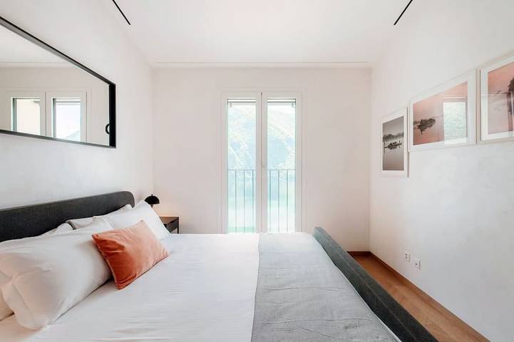 Appartamento intero, Elegant Lake View Apartment (Unique Gandria Attic) in Lugano, Lago di Lugano