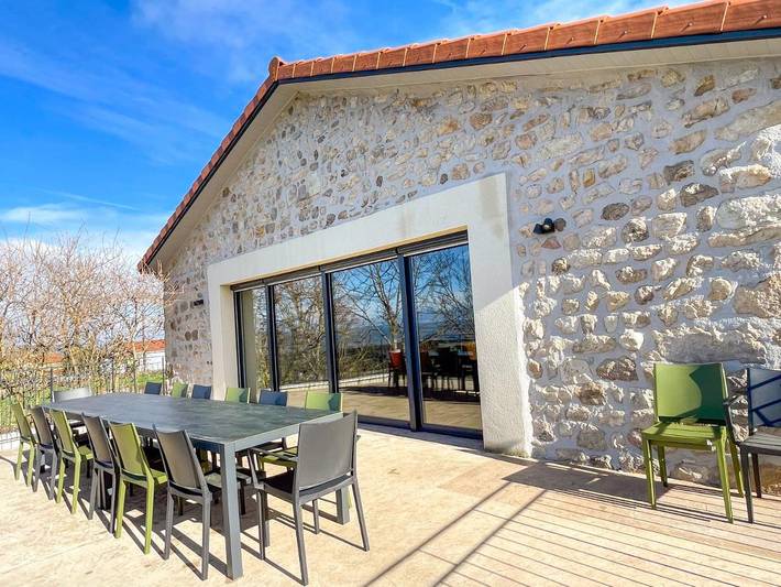 Location de vacances pour 15 personnes, avec jardin ainsi que piscine et vue à Monistrol-sur-Loire - 4