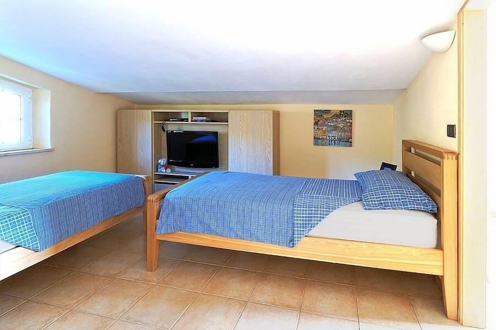 Freistehende Villa auf eigenem Grundstück mit atemberaubender Aussicht in Casola in Lunigiana, Parco Regionale delle Alpi Apuane