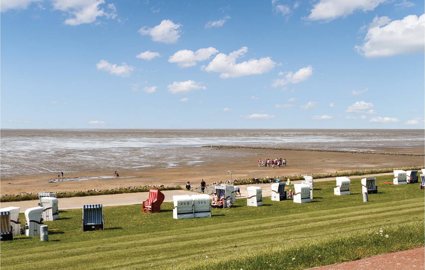 Beachside Apartment w/ Park, TV, Dish, Kitchen & Net in Friedrichskoog-Spitze, Friedrichskoog