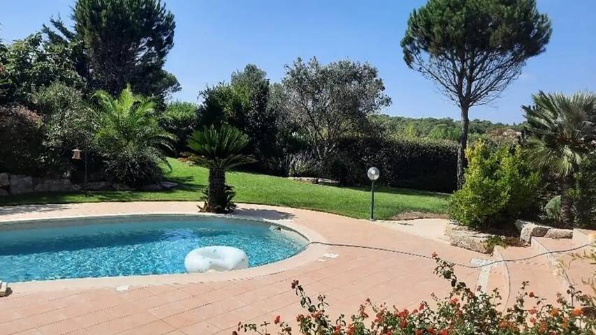 Gîte pour 9 personnes, avec Terrasse ainsi que Jardin et Piscine dans Golf et Tennis Club de Valescure - 3