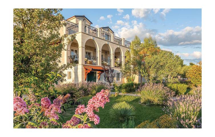 Ferienhaus für 16 Personen, mit Pool und Terrasse - 1