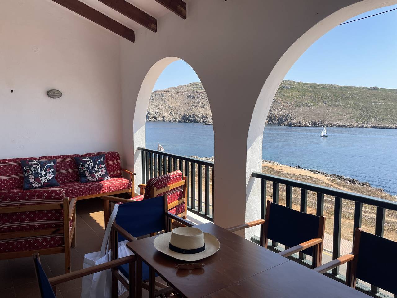 Apartamento entero, Apartamento de vacaciones para 5 personas con terraza in Fornells, Es Mercadal
