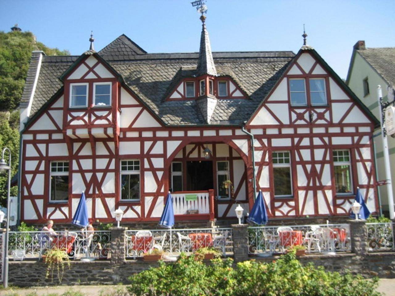 Cafe-Konditorei-Pension Sander in Niederfell, Osteifel