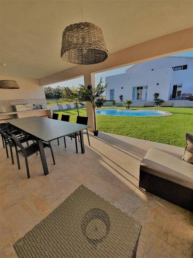 Location de vacances pour 7 personnes, avec jacuzzi ainsi que piscine et jardin à Vescovato - 4