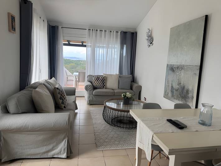 Ganze Wohnung, Ferienwohnung 'Appartamento Meerblick' mit gemeinsamem Pool, privater Terrasse und Klimaanlage in Arzachena, Costa Smeralda