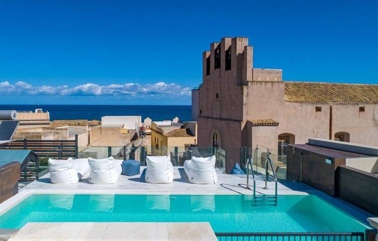 Apartmenthotel für 2 Personen, mit Terrasse und Pool - 1