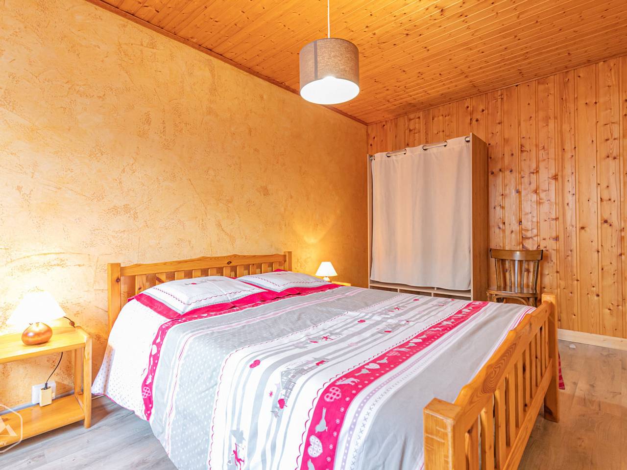 Entire apartment, Spacious apartment, village center, pets allowed in Aussois, Saint-Jean-de-Maurienne region