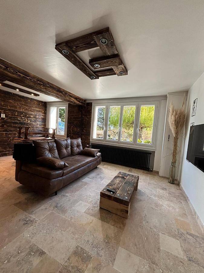 Appartement entier, One-Bedroom Apartment in Mably (Loire), Région de Roanne