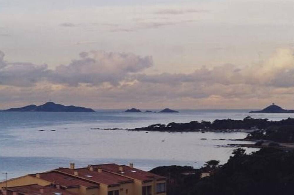 Entire apartment, Like a balcony on the whole cliff of Aajccio, winter and summer! in Ajaccio, Ajaccio region