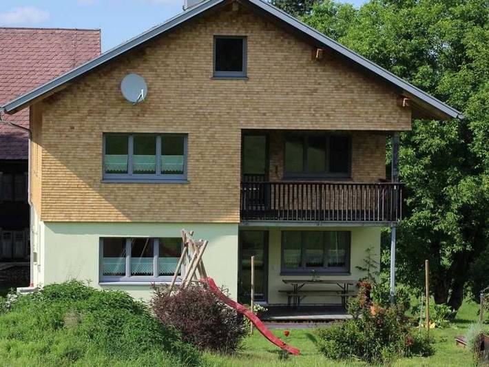 Ferienhaus für 3 Personen, mit Balkon und Terrasse sowie Garten und Ausblick in Alberschwende