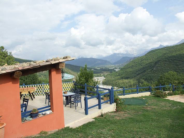 Gîte pour 4 personnes, avec Terrasse ainsi que Jardin et Vue à Digne-les-Bains - 2