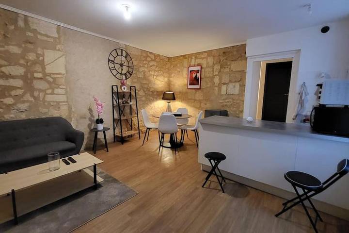 Gîte pour 4 personnes, avec terrasse, animaux acceptés à Saint-André-de-Cubzac - 2